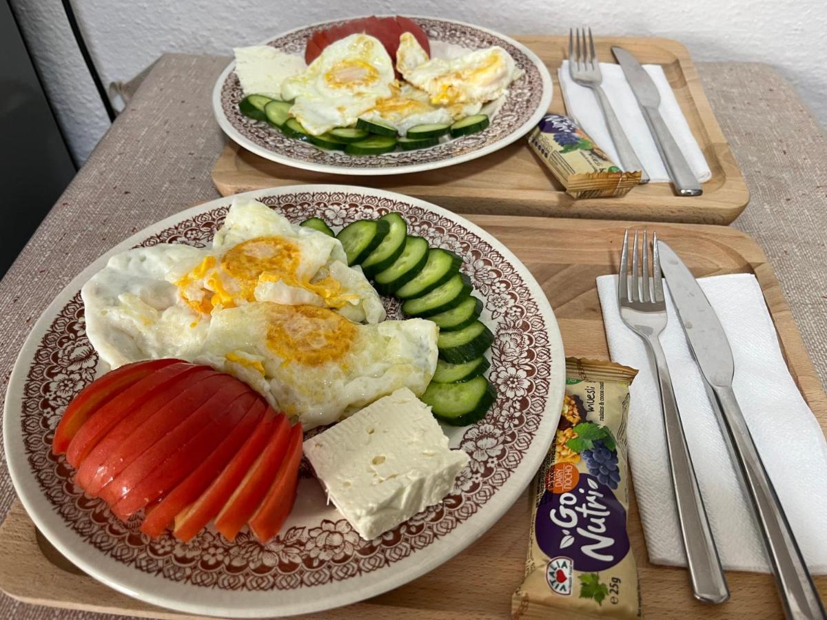 Vratnica Kitka Hostel - Guest House מראה חיצוני תמונה