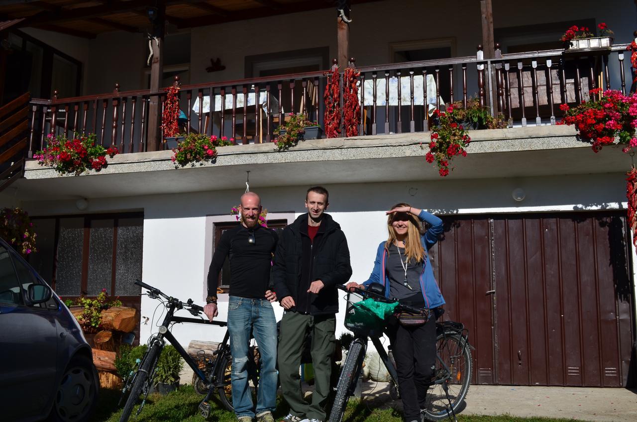 Vratnica Kitka Hostel - Guest House מראה חיצוני תמונה