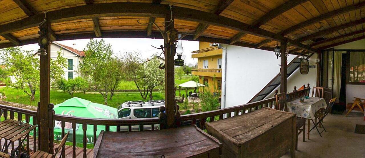 Vratnica Kitka Hostel - Guest House מראה חיצוני תמונה