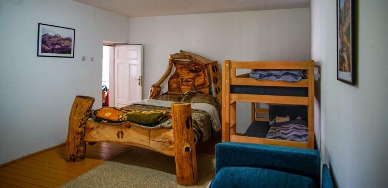 Vratnica Kitka Hostel - Guest House מראה חיצוני תמונה